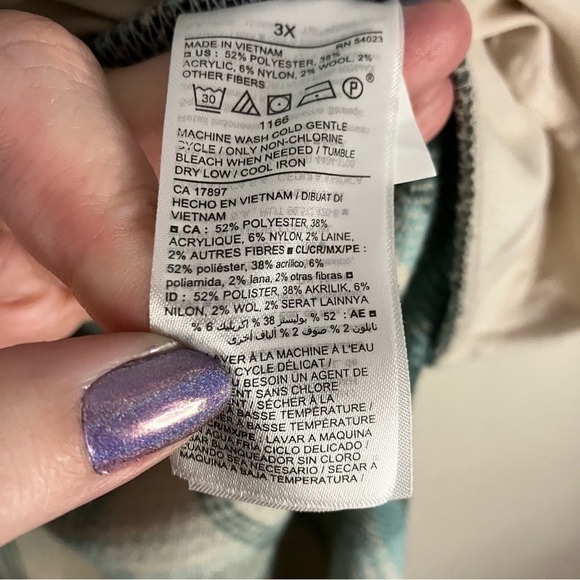 Old Navy Transitional Soft Brushed Plaid Utility Shacket in Green - Picture 11 of 11